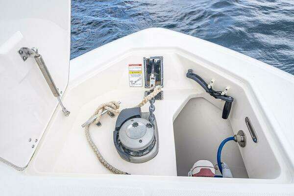 2017 Boston Whaler 33