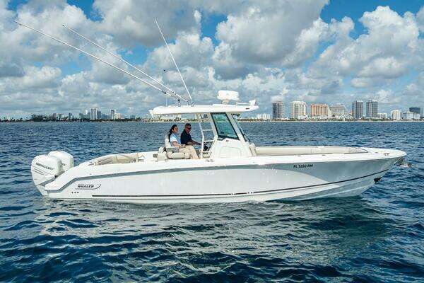 2017 Boston Whaler 33