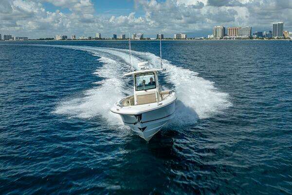 2017 Boston Whaler 33