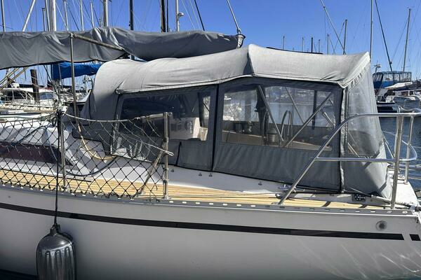 Photo of the 1985 Custom Whiting Yachts 40 "Amberin"