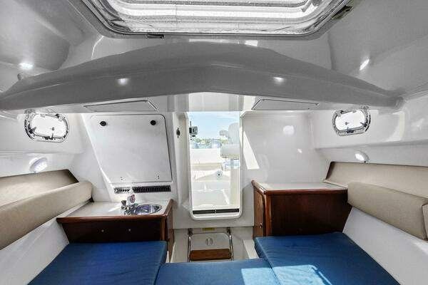 Pursuit 2570 Offshore Yacht For Sale