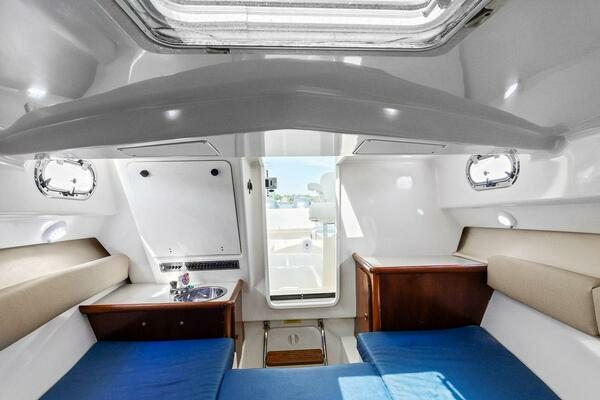Pursuit 2570 Offshore Yacht For Sale