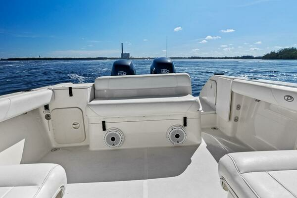 Pursuit 2570 Offshore Yacht For Sale