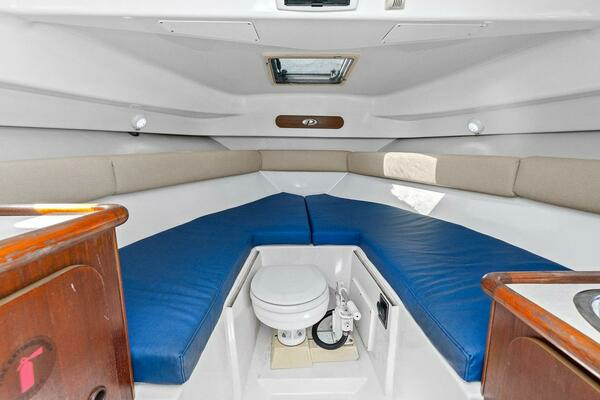 Pursuit 2570 Offshore Yacht For Sale