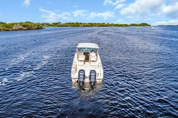 Pursuit 2570 Offshore Yacht For Sale