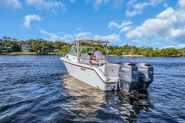 Pursuit 2570 Offshore Yacht For Sale