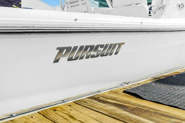 Pursuit 2570 Offshore Yacht For Sale