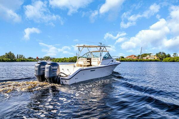 Pursuit 2570 Offshore Yacht For Sale