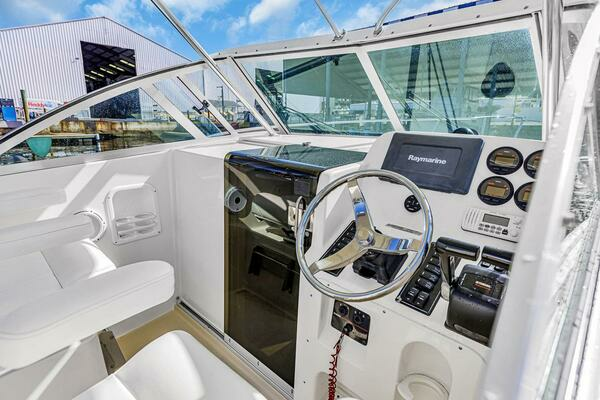 Pursuit 2570 Offshore Yacht For Sale