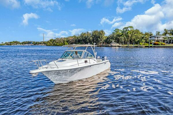 Pursuit 2570 Offshore Yacht For Sale