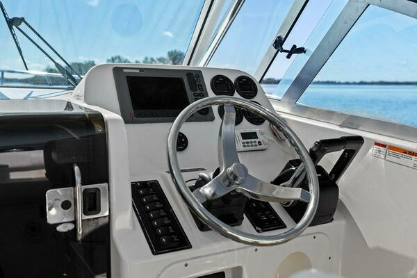 Pursuit 2570 Offshore Yacht For Sale