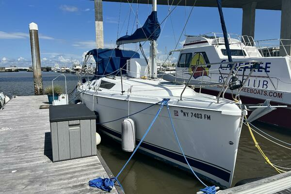 Photo of the 2005 Hunter 