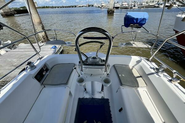 Photo of the 2005 Hunter 