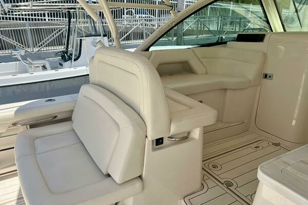 Grady-White 375 Freedom Yacht For Sale