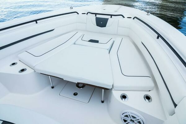 Photo of the 2025 Wellcraft 352 Fisherman