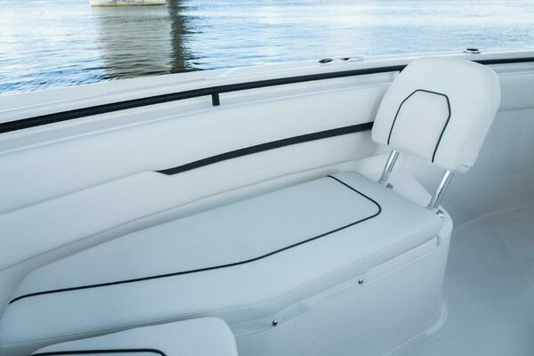 Photo of the 2025 Wellcraft 352 Fisherman