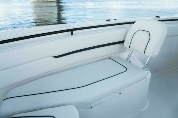 Photo of the 2025 Wellcraft 352 Fisherman