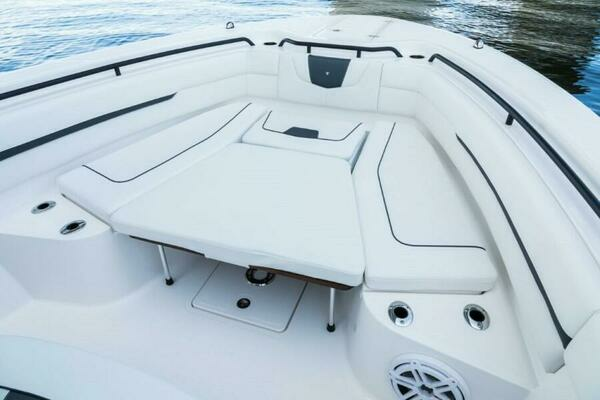 Photo of the 2025 Wellcraft 352 Fisherman