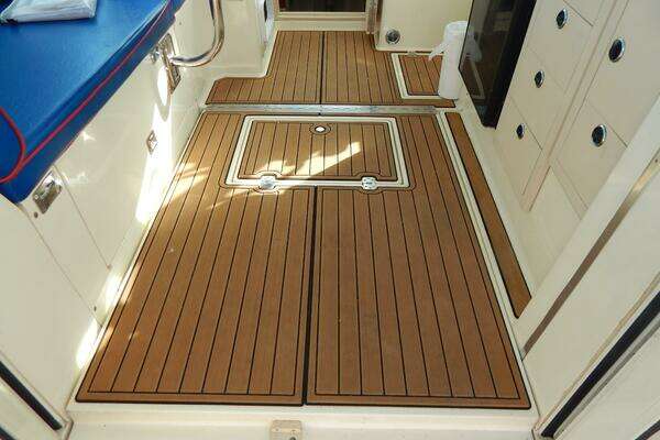 Photo of the 1999 Albin 31 Tournament Express "Sweet Caroline"