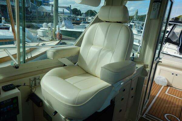 Photo of the 1999 Albin 31 Tournament Express "Sweet Caroline"