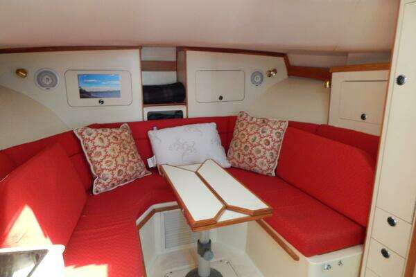 Photo of the 1999 Albin 31 Tournament Express "Sweet Caroline"