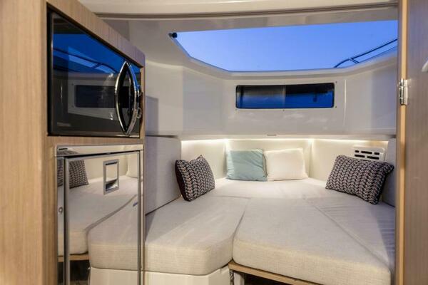 34ft Jeanneau Yacht For Sale