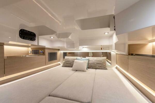 34ft Jeanneau Yacht For Sale
