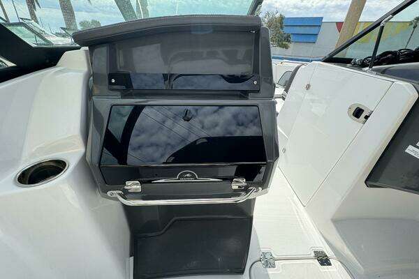 Monterey M-65 Yacht For Sale