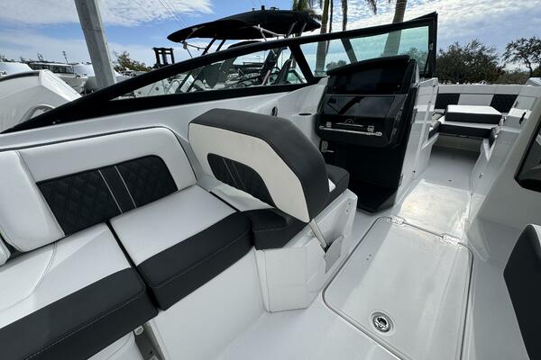 27ft Monterey Yacht For Sale 27ft Monterey Yacht For Sale