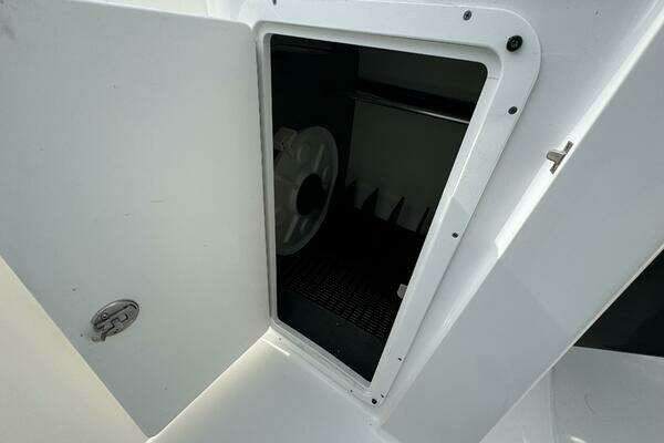 Monterey M-65 Yacht For Sale