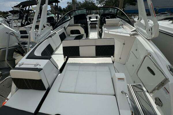 Monterey M-65 Yacht For Sale