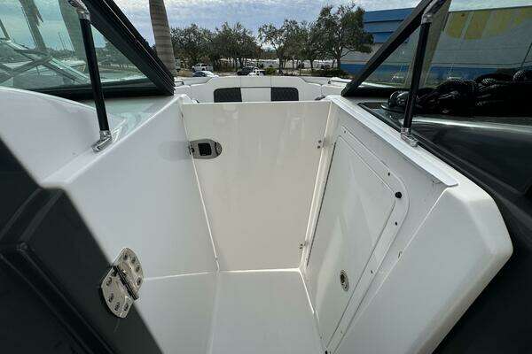 Monterey M-65 Yacht For Sale