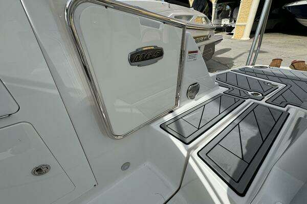 Monterey M-65 Yacht For Sale