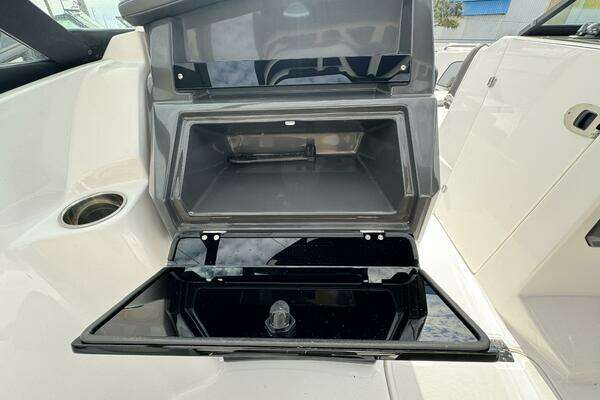 Monterey M-65 Yacht For Sale