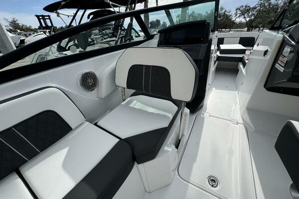 27ft Monterey Yacht For Sale 27ft Monterey Yacht For Sale