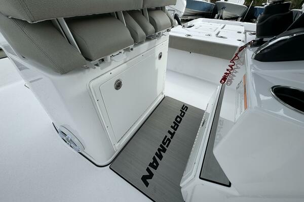 27ft Sportsman Yacht For Sale 27ft Sportsman Yacht For Sale