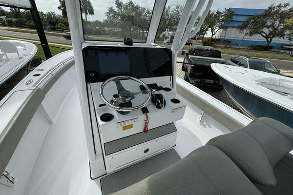 27ft Sportsman Yacht For Sale 27ft Sportsman Yacht For Sale