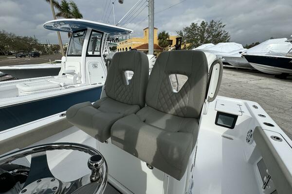 27ft Sportsman Yacht For Sale 27ft Sportsman Yacht For Sale
