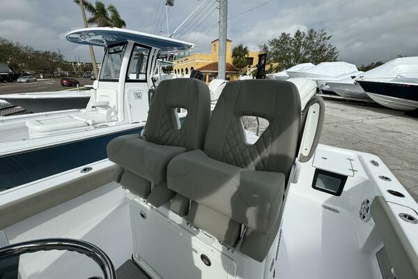 27ft Sportsman Yacht For Sale 27ft Sportsman Yacht For Sale