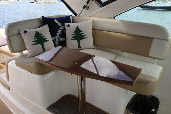 2012 Tiara Yachts 31