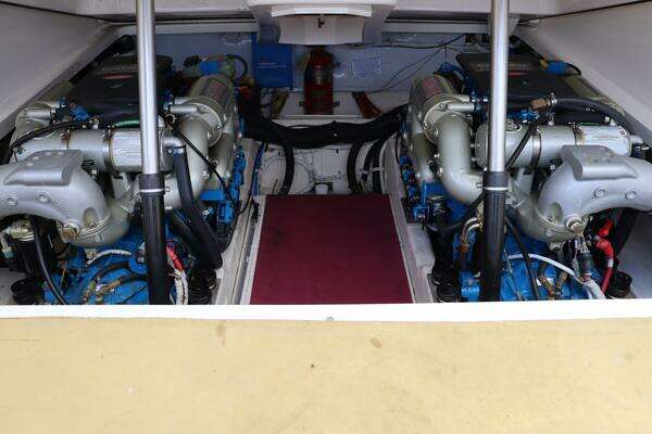 2012 Tiara Yachts 31