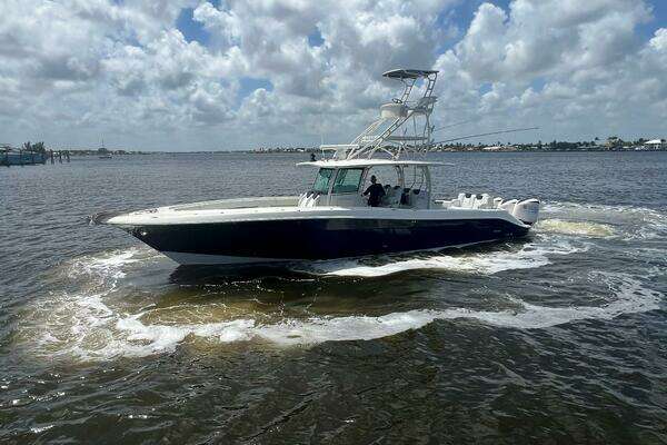 Photo of the 2015 HCB 42 Siesta "FIVE WAHOOS"