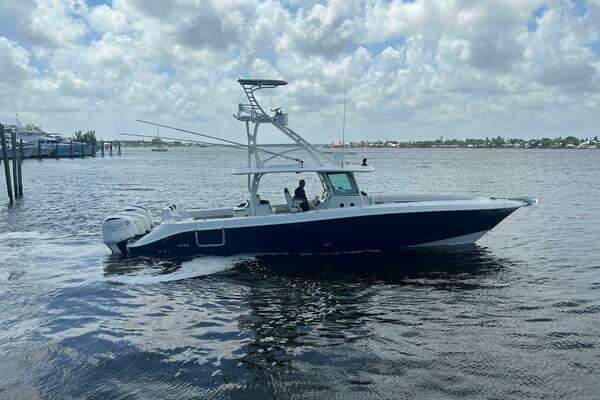 Photo of the 2015 HCB 42 Siesta "FIVE WAHOOS"