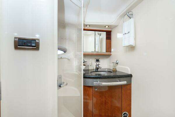 Sea Ray 500 Sundancer Yacht For Sale