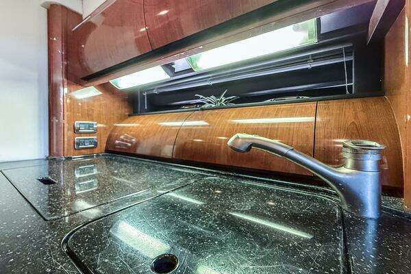 Sea Ray 500 Sundancer Yacht For Sale