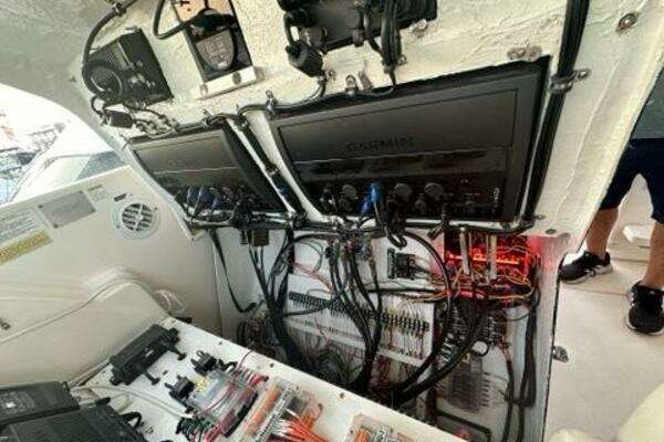 1996 Tiara Yachts 43