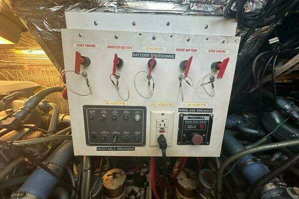 1996 Tiara Yachts 43