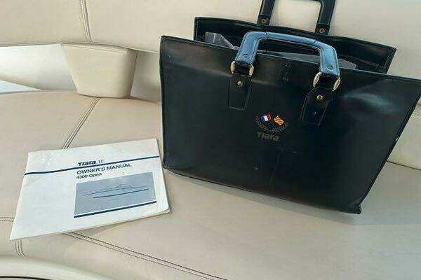 1996 Tiara Yachts 43