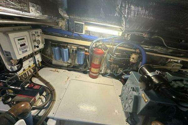 1996 Tiara Yachts 43