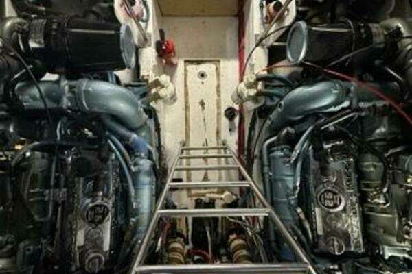 1996 Tiara Yachts 43